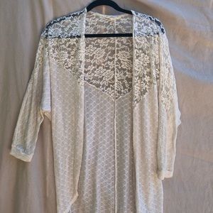 Coverup/ Kimono/ Cardigan- white long and laced! Size M. Brand Painted Threads